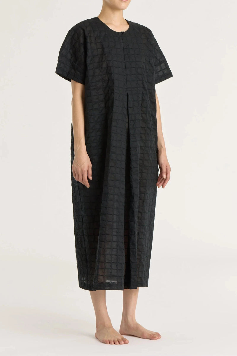 Ripple Finish Crew Dress | Black