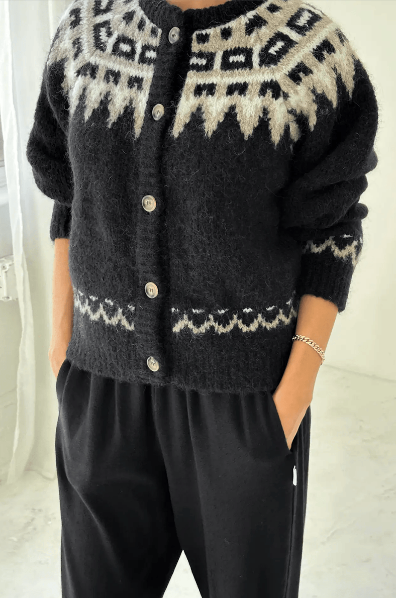 Alpaca Cabin Cardigan | Black