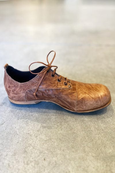 Classic-W | Wrinkled Cognac – biography