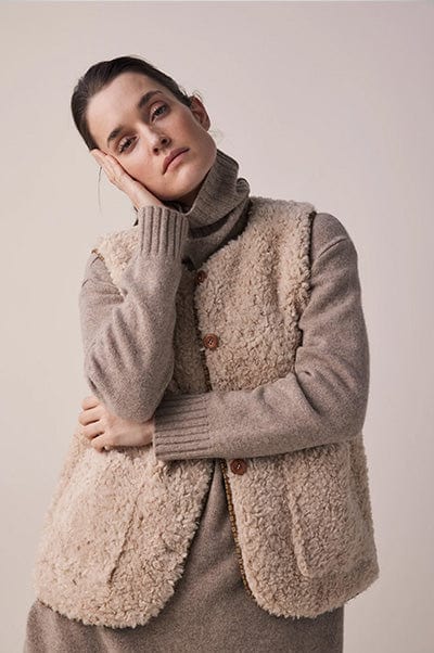 Wool Blended Reversible Vest | Oatmeal