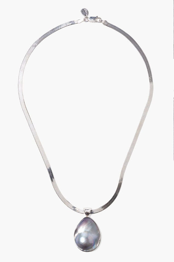 modern pearl necklace 